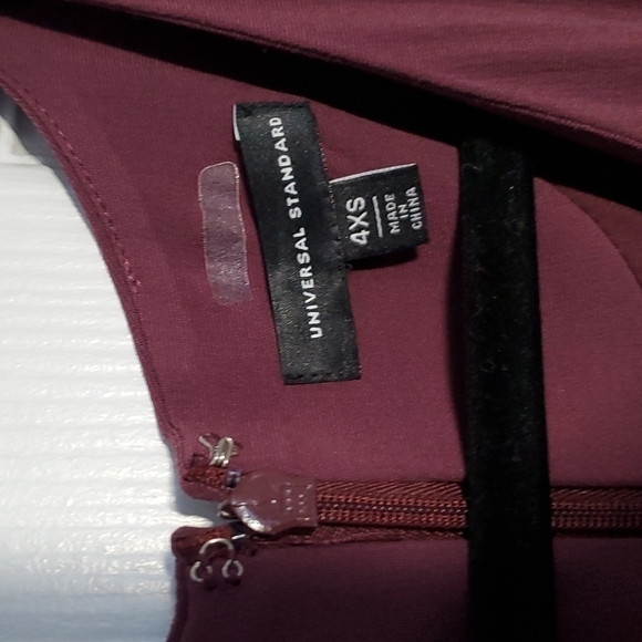𝅺UNIVERSAL Standard Dress - Picture 15 of 16